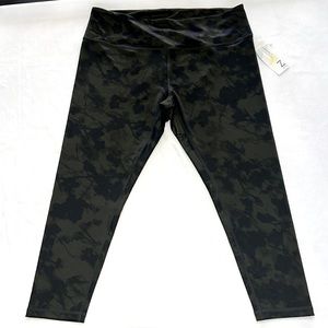 NWT Women’s Z by Zella 1X High Waist 7/8 Olive Green Black Workout Capri Legging